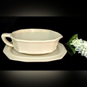 Phaltzgraff Heritage White - 1962 by George Briard - Gravy Boat & Under Plate